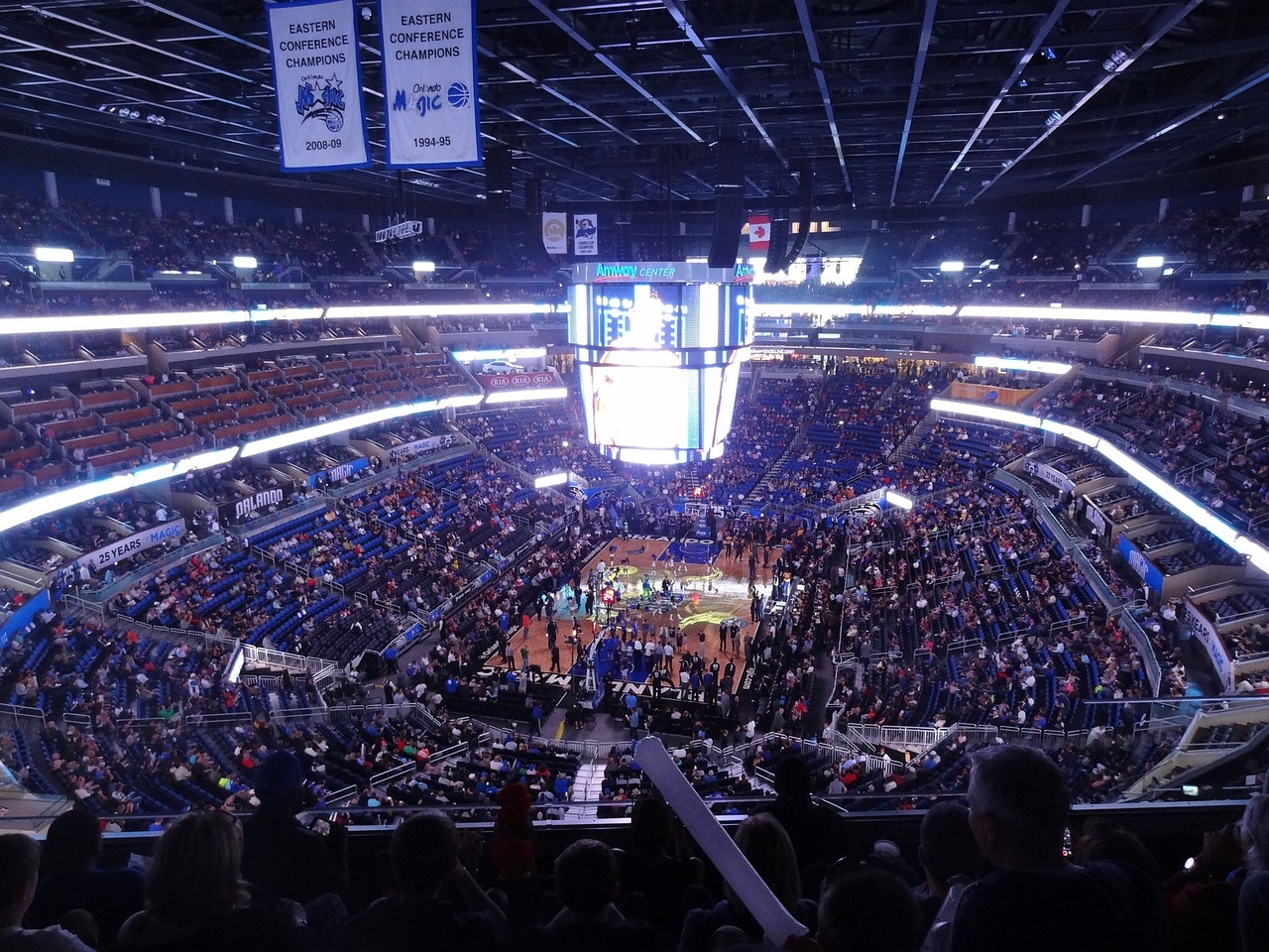 NBA最新回放精彩瞬間再現(xiàn)，不容錯(cuò)過(guò)的籃球盛宴