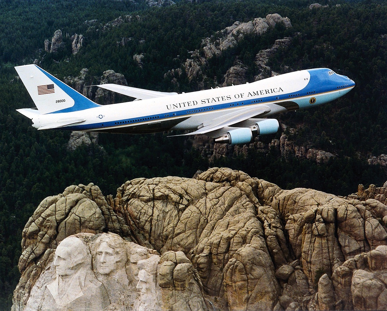 鄭州航空港區(qū)新任領(lǐng)導(dǎo)引領(lǐng)區(qū)域新發(fā)展，開(kāi)啟新篇章
