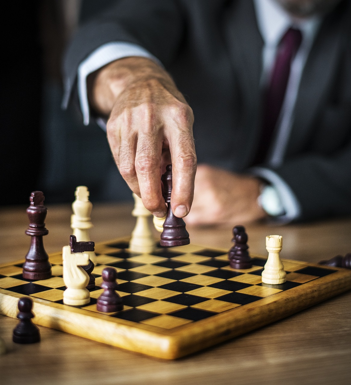 棋類比賽標(biāo)語，智慧與策略的巔峰對(duì)決！