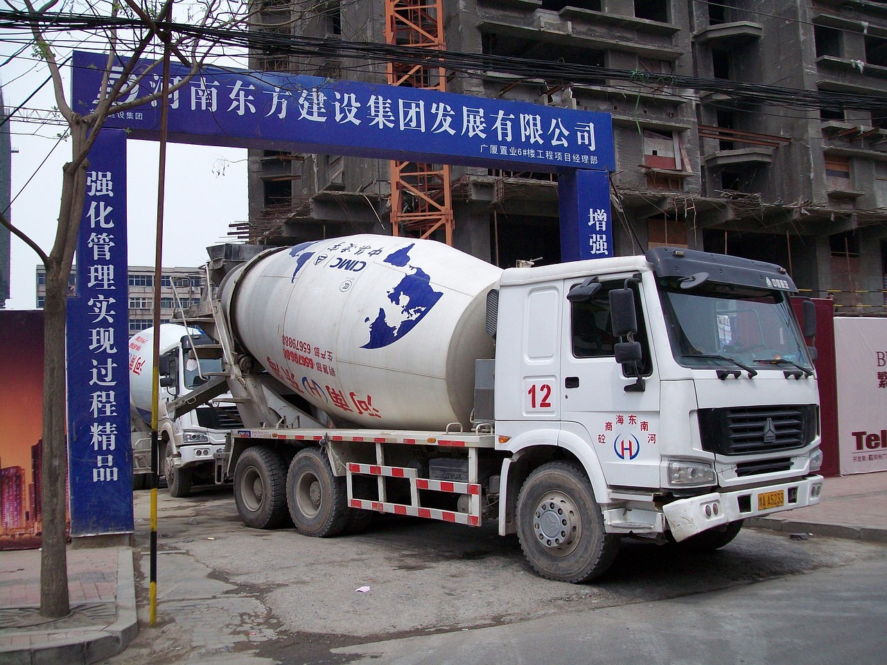 中聯(lián)混凝土泵車價(jià)格深度解析與全面探討
